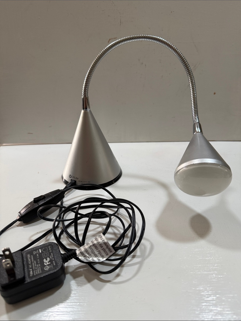 OttLite LED CONE DESK LAMP Light Flexible Metal Goose Neck
